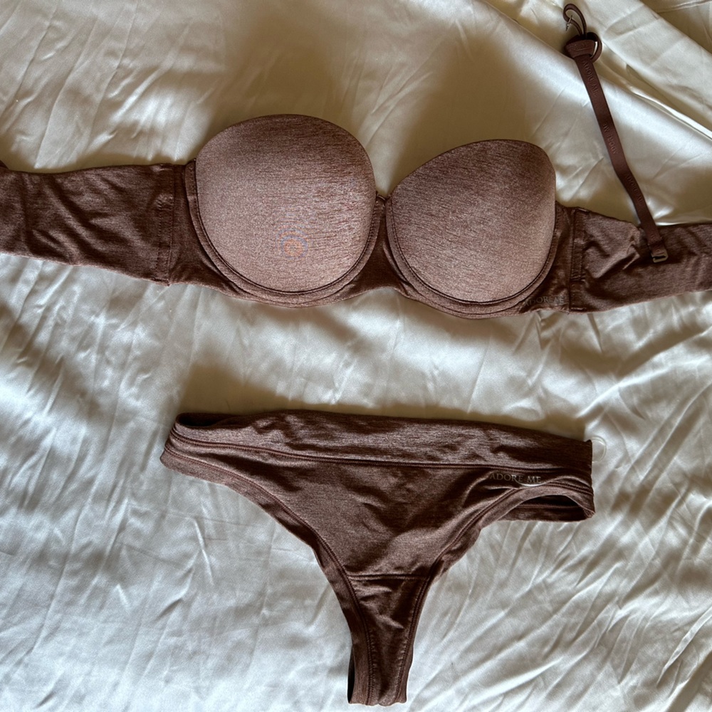 Adware me bra set never worn before